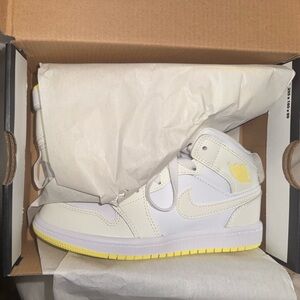 Jordan 1 Mid Sneaker